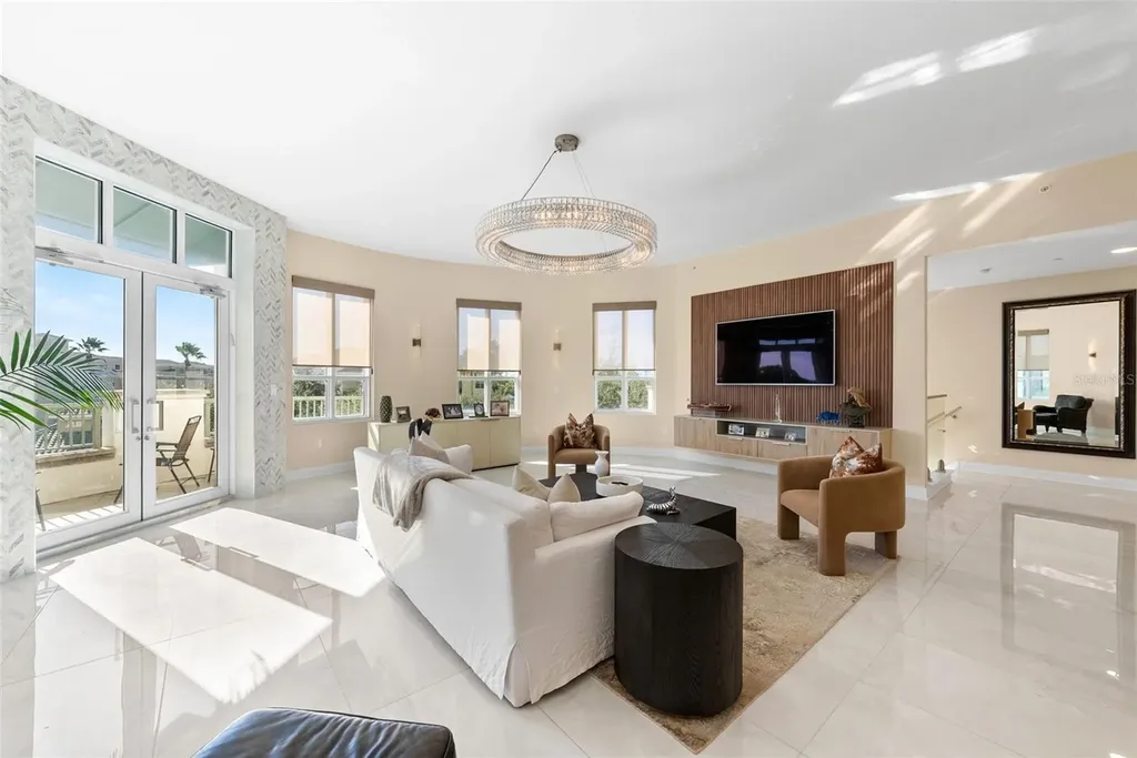 450 Knights Run Avenue Tampa FL 33602