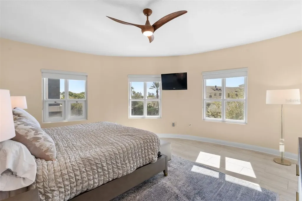 450 Knights Run Avenue Tampa FL 33602