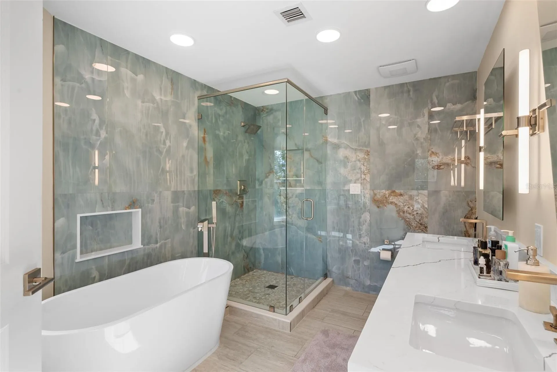 450 Knights Run Avenue Tampa FL 33602