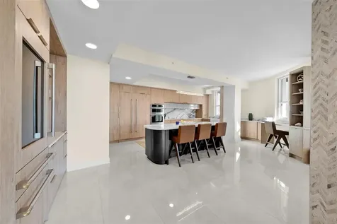 450 Knights Run Avenue Tampa FL 33602