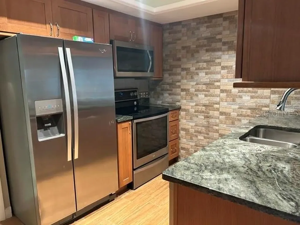 7102 W Country Club Drive N Sarasota FL 34243