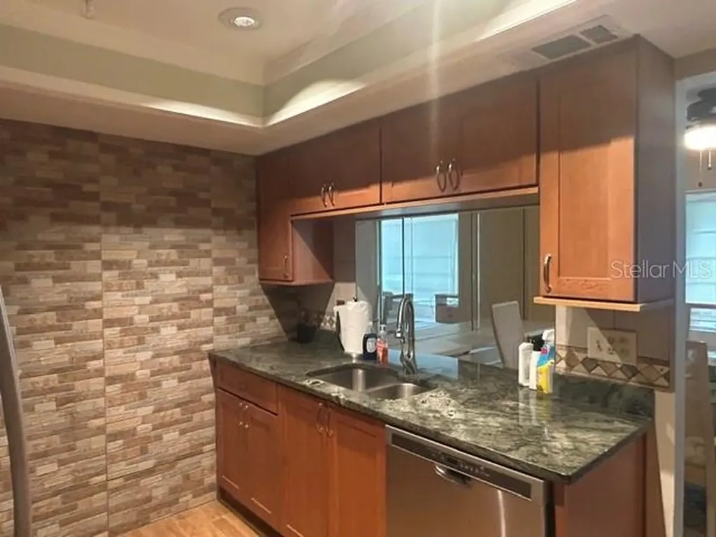 7102 W Country Club Drive N Sarasota FL 34243