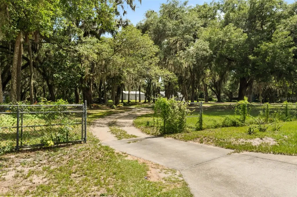 7938 Jacksons River Road Leesburg FL 34788