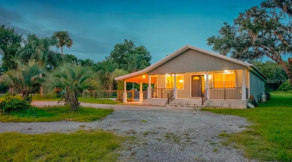 909 S County Road 3 Pierson FL 32180
