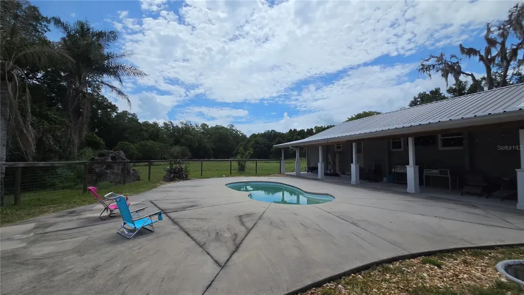 909 S County Road 3 Pierson FL 32180