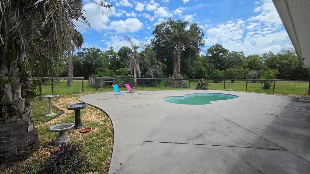 909 S County Road 3 Pierson FL 32180