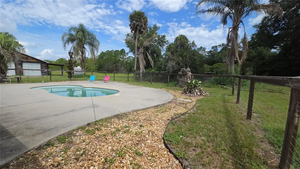 909 S County Road 3 Pierson FL 32180