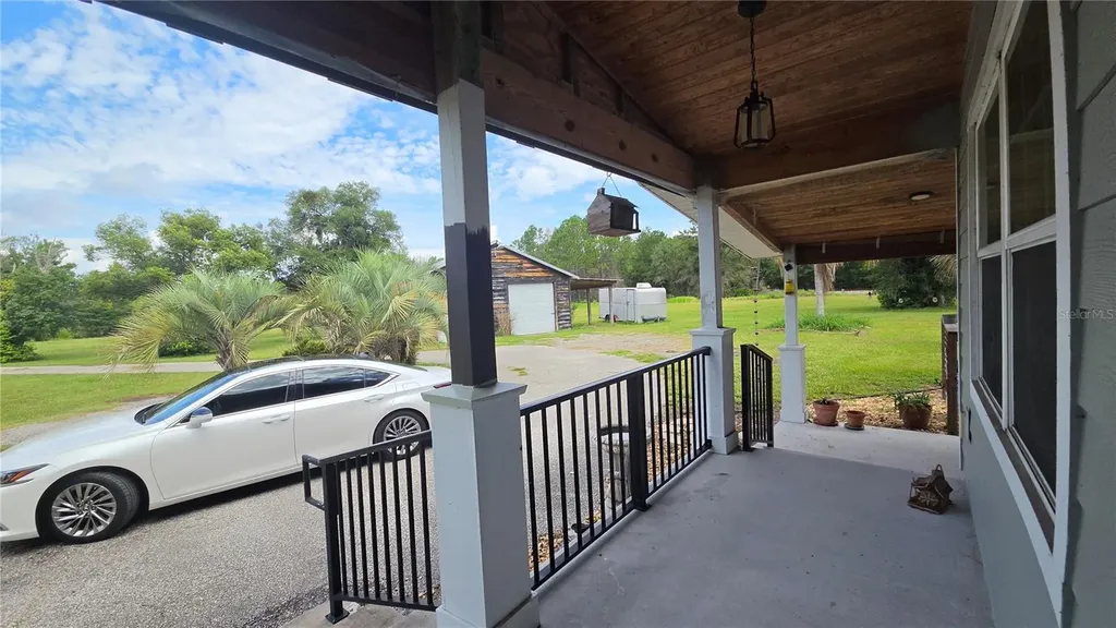 909 S County Road 3 Pierson FL 32180