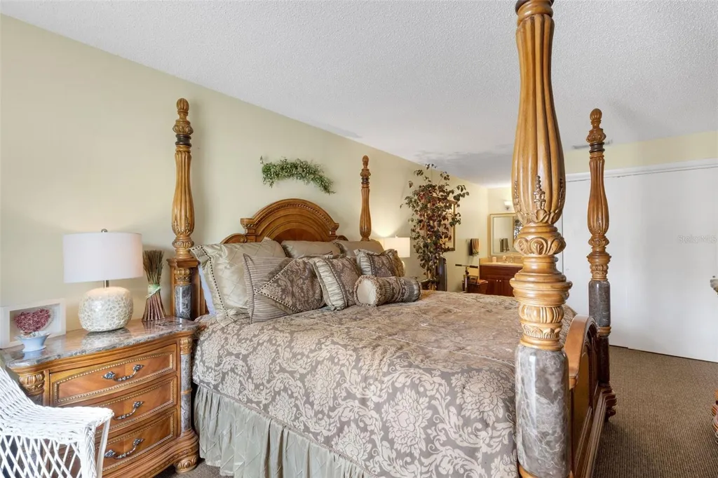 4223 Oak Loop Mulberry FL 33860