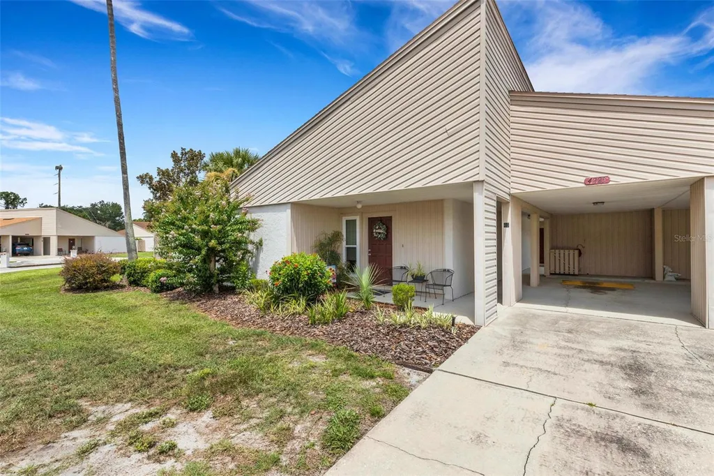 4223 Oak Loop Mulberry FL 33860
