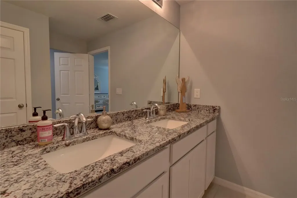 2713 Embassy Road North Port FL 34291