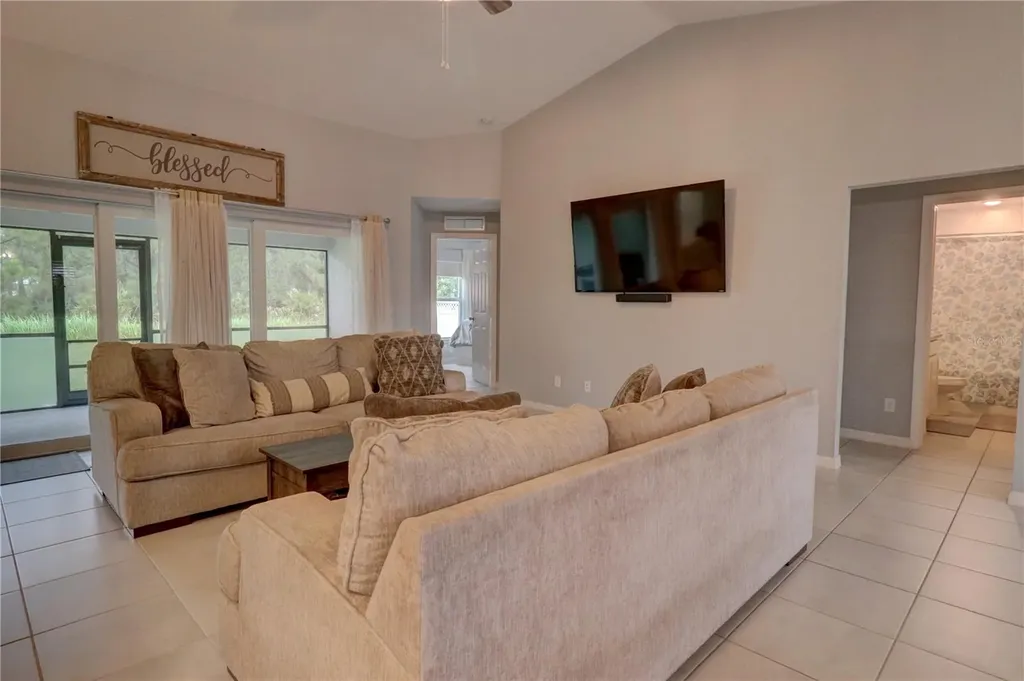 2713 Embassy Road North Port FL 34291
