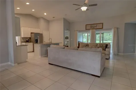 2713 Embassy Road North Port FL 34291