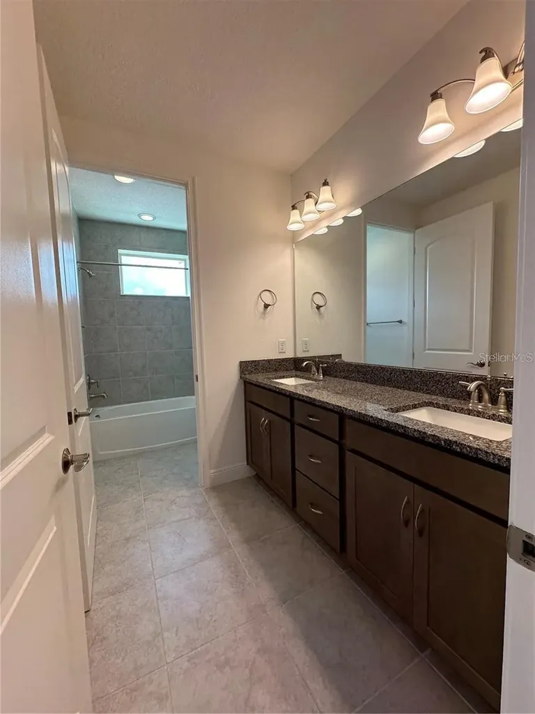 13124 Weaver Avenue Orlando FL 32832