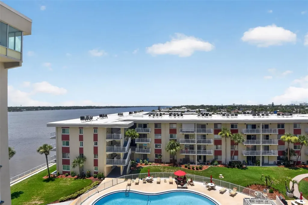 2711 N Halifax Avenue Daytona Beach FL 32118