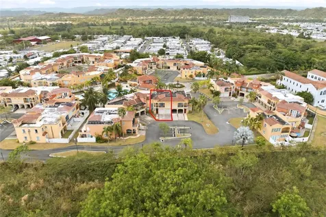 E-2 Brighton Country Club Dorado PR 00646