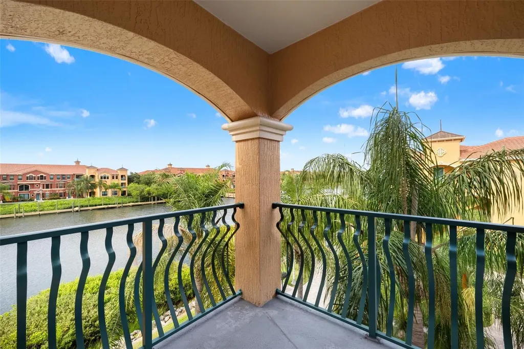 2738 Via Tivoli Clearwater FL 33764