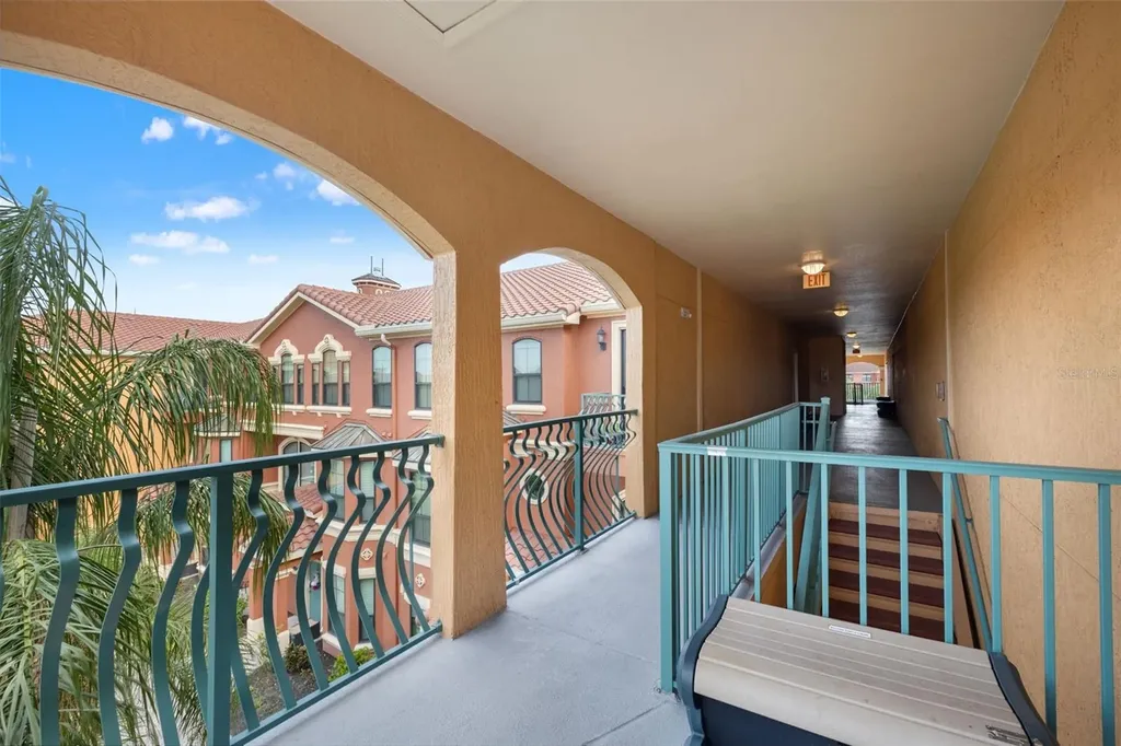 2738 Via Tivoli Clearwater FL 33764