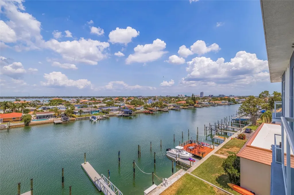 415 Island Way Clearwater Beach FL 33767