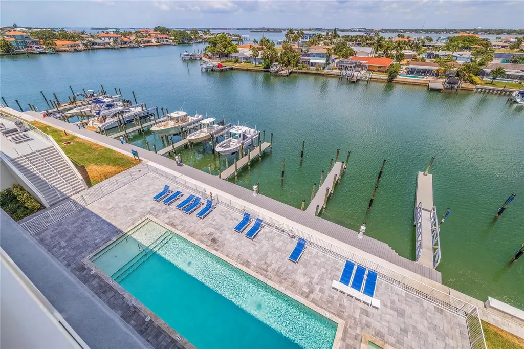 415 Island Way Clearwater Beach FL 33767