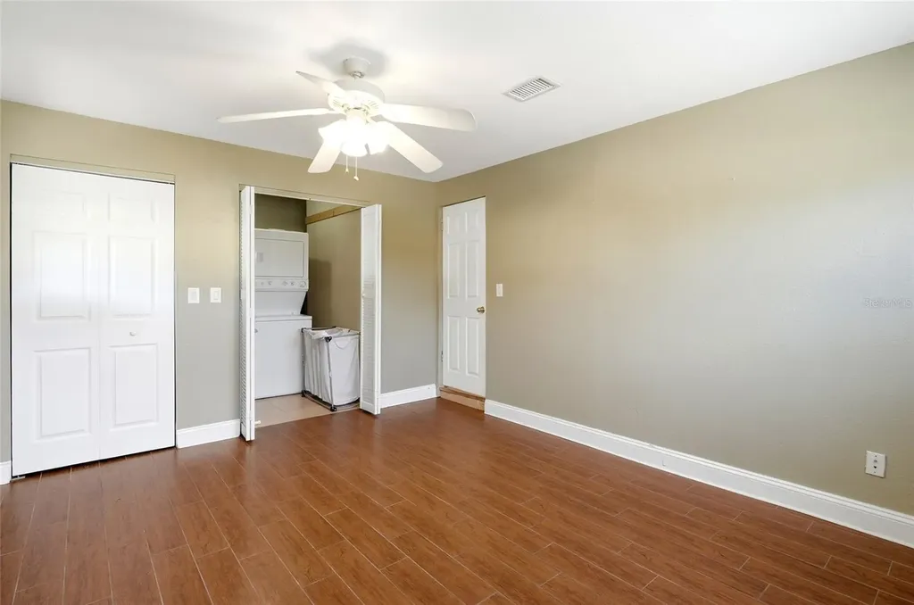 5697 33rd Avenue N St Petersburg FL 33710