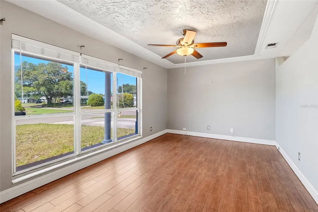 5697 33rd Avenue N St Petersburg FL 33710