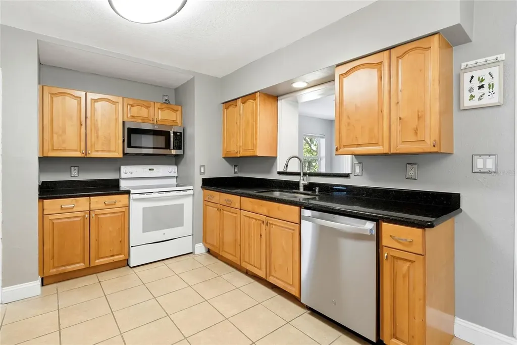 5697 33rd Avenue N St Petersburg FL 33710