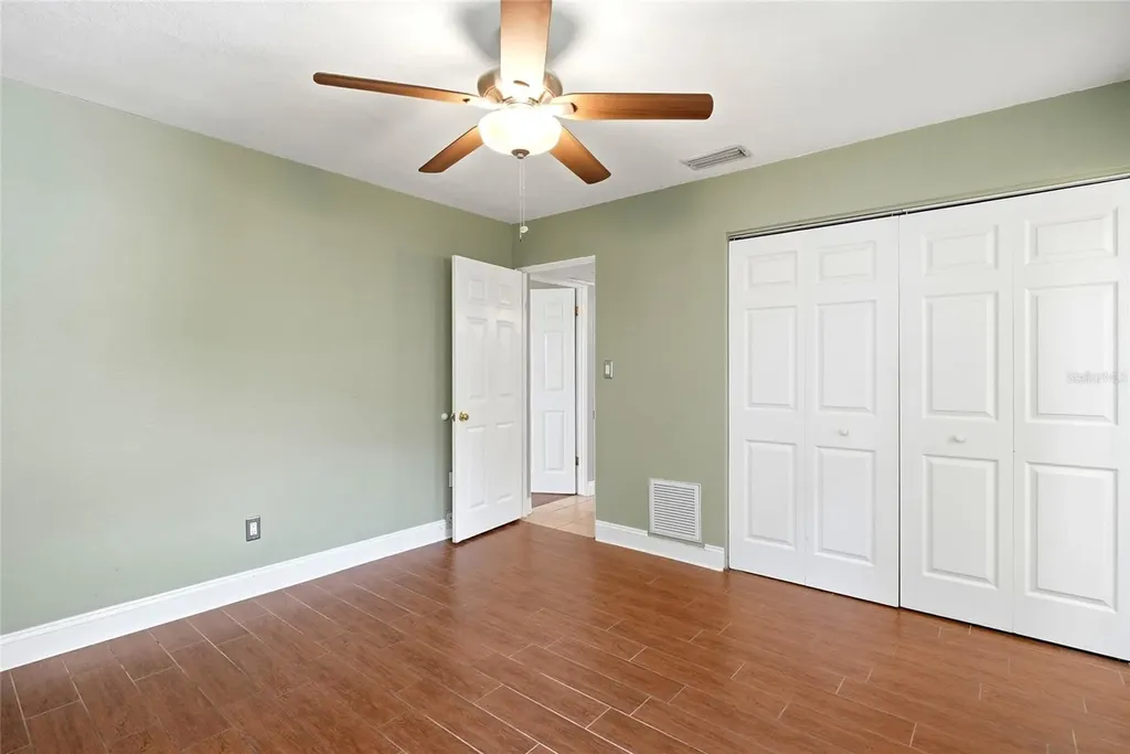 5697 33rd Avenue N St Petersburg FL 33710