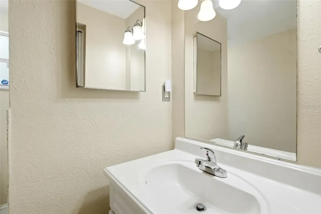 5697 33rd Avenue N St Petersburg FL 33710