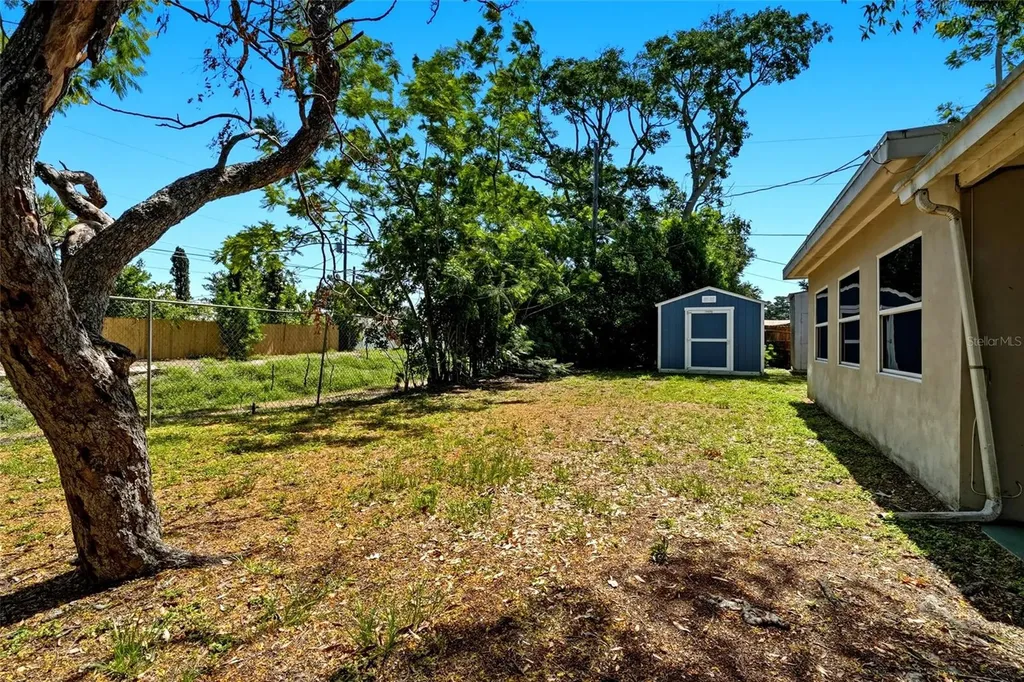 5697 33rd Avenue N St Petersburg FL 33710