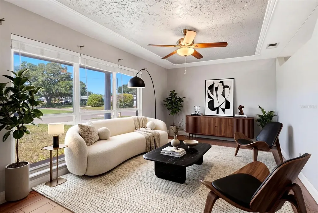 5697 33rd Avenue N St Petersburg FL 33710