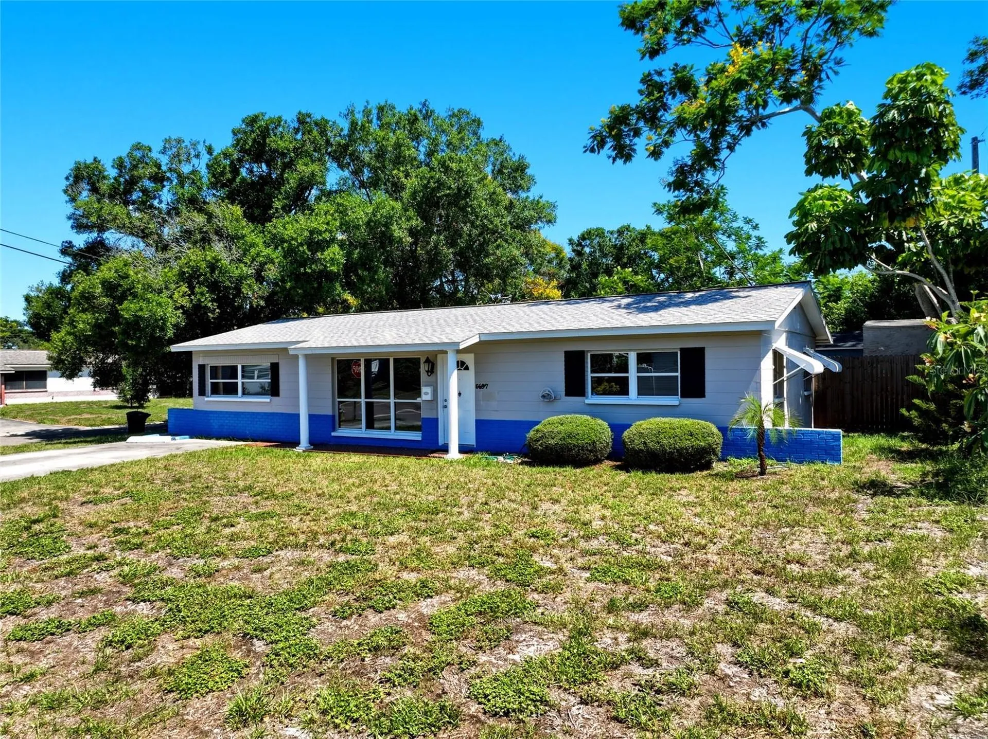 5697 33rd Avenue N St Petersburg FL 33710