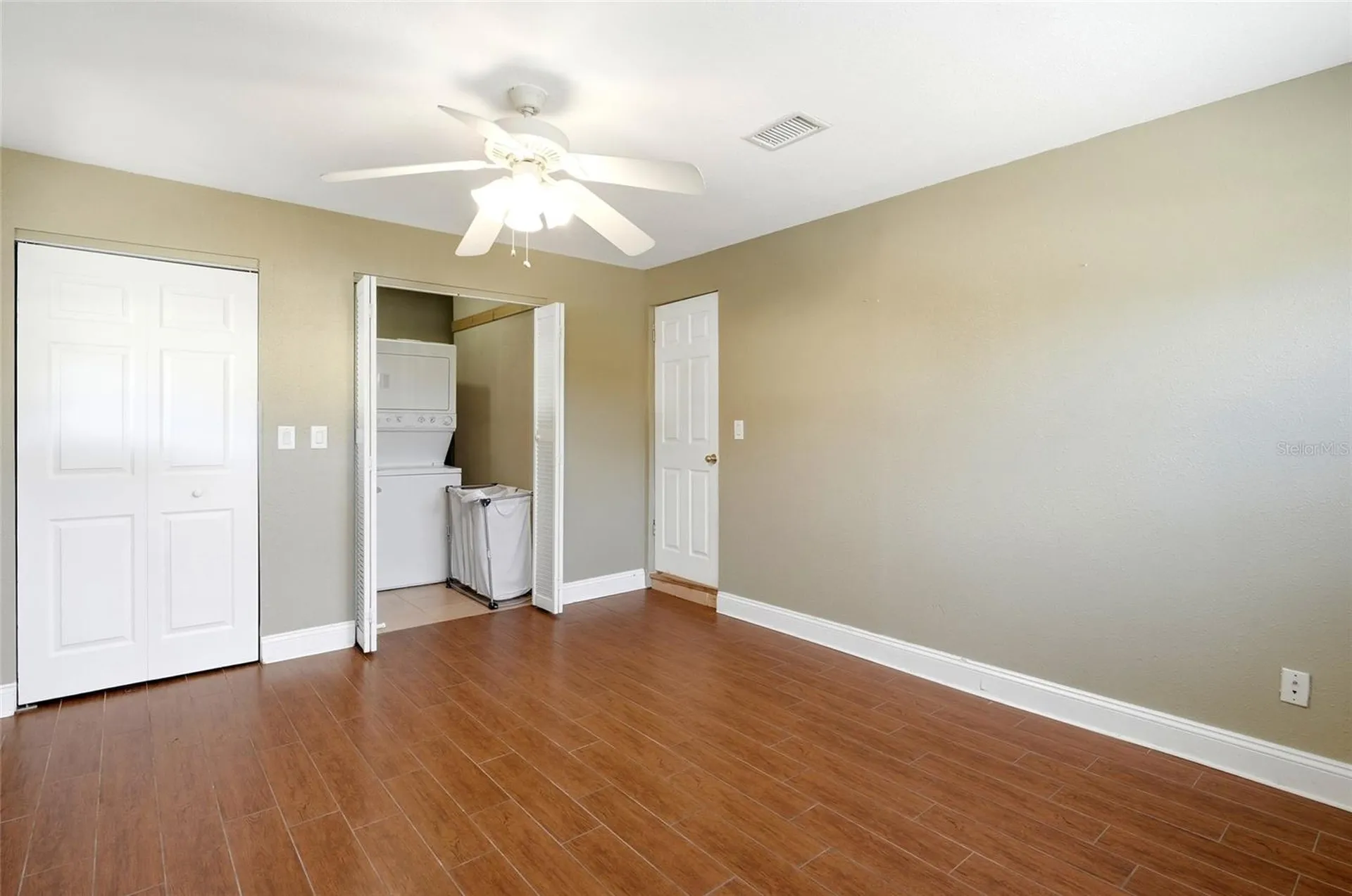5697 33rd Avenue N St Petersburg FL 33710