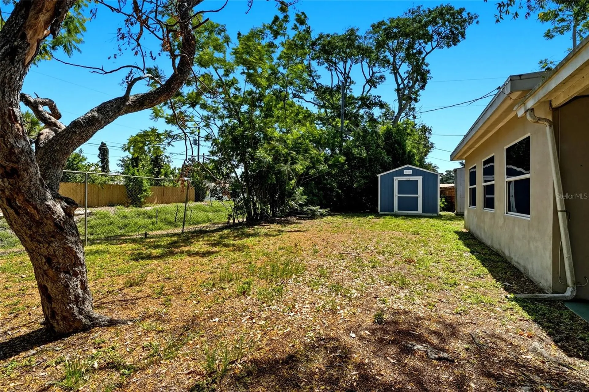 5697 33rd Avenue N St Petersburg FL 33710