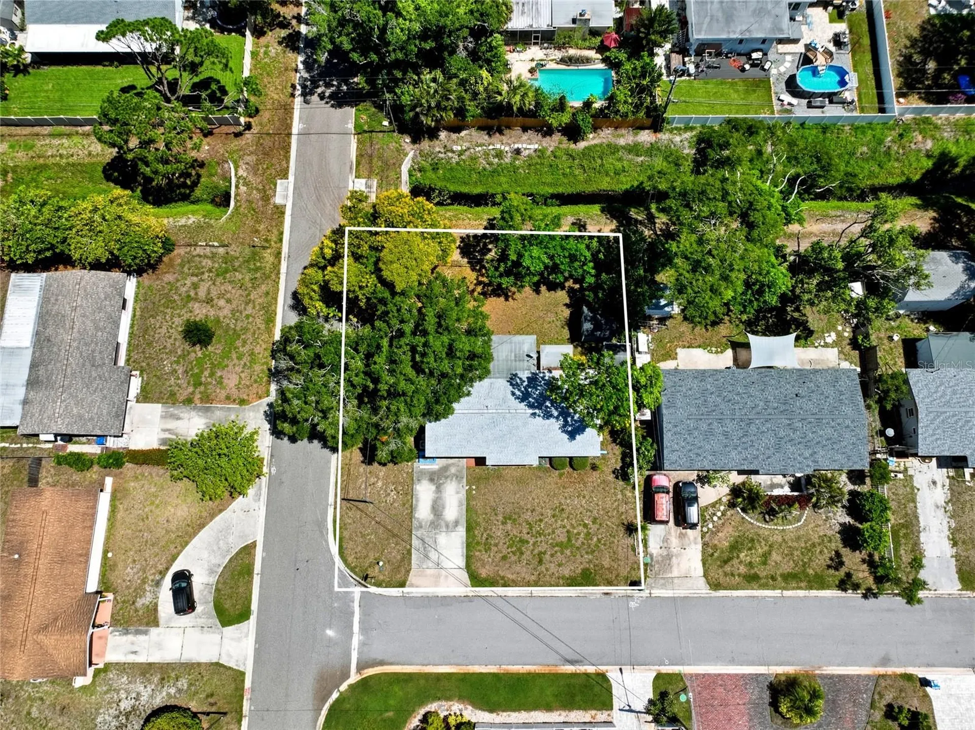 5697 33rd Avenue N St Petersburg FL 33710