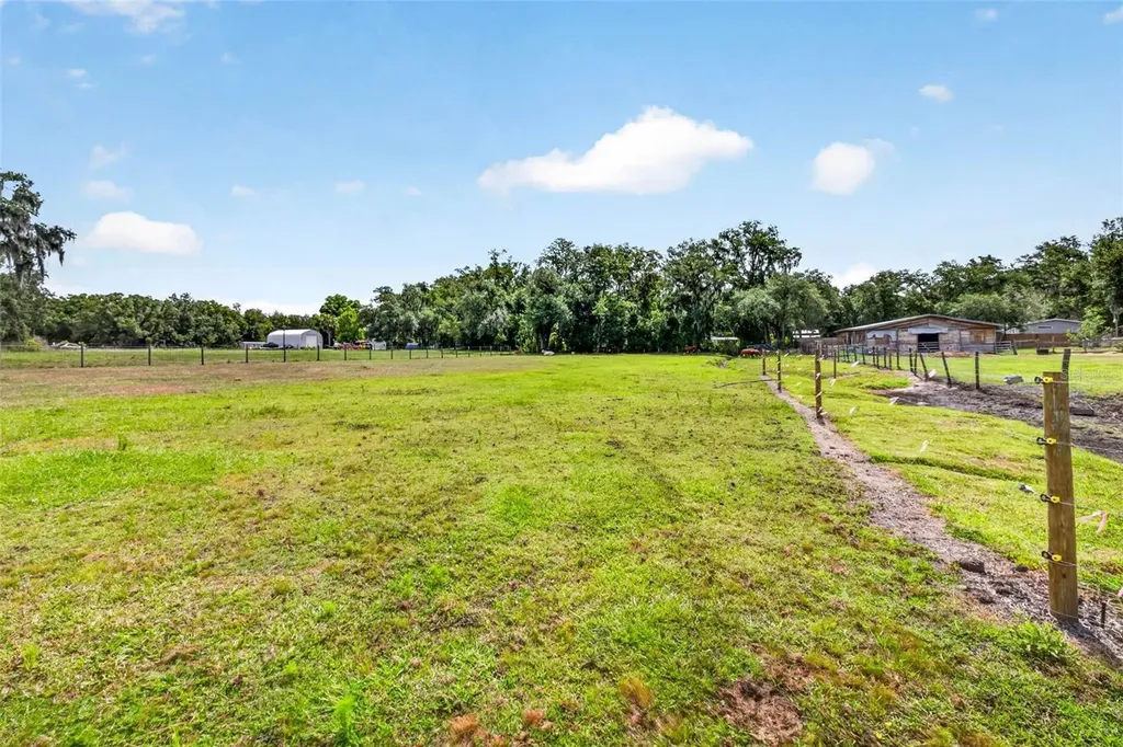5702 Tindale Road Plant City FL 33565