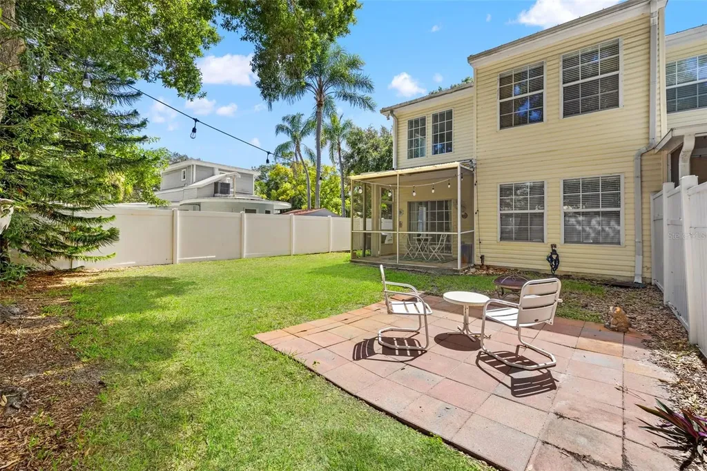 902 Woodbridge Court Safety Harbor FL 34695