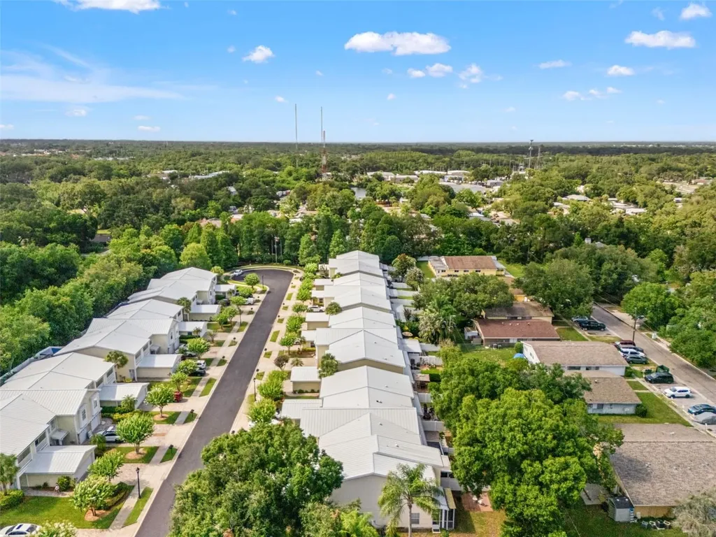 902 Woodbridge Court Safety Harbor FL 34695