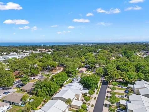902 Woodbridge Court Safety Harbor FL 34695