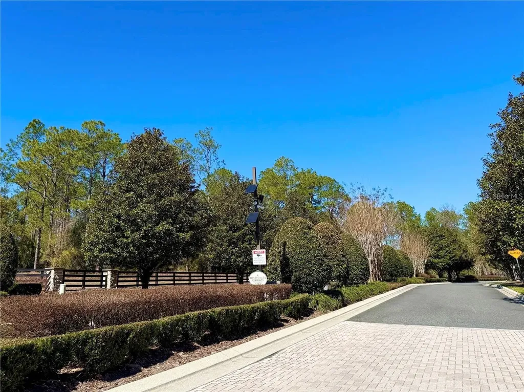 35135 Pinegate Trail Eustis FL 32736