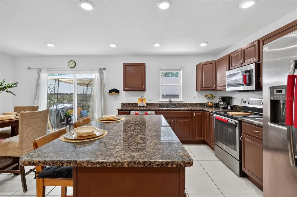 3747 Woodbury Hill Loop Lakeland FL 33810