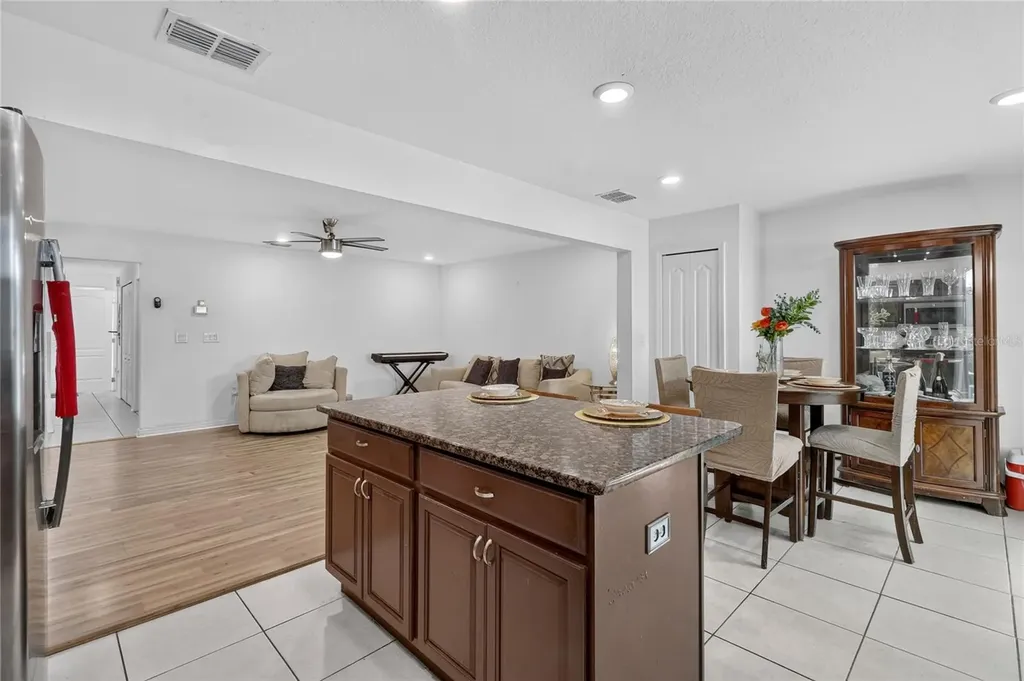3747 Woodbury Hill Loop Lakeland FL 33810