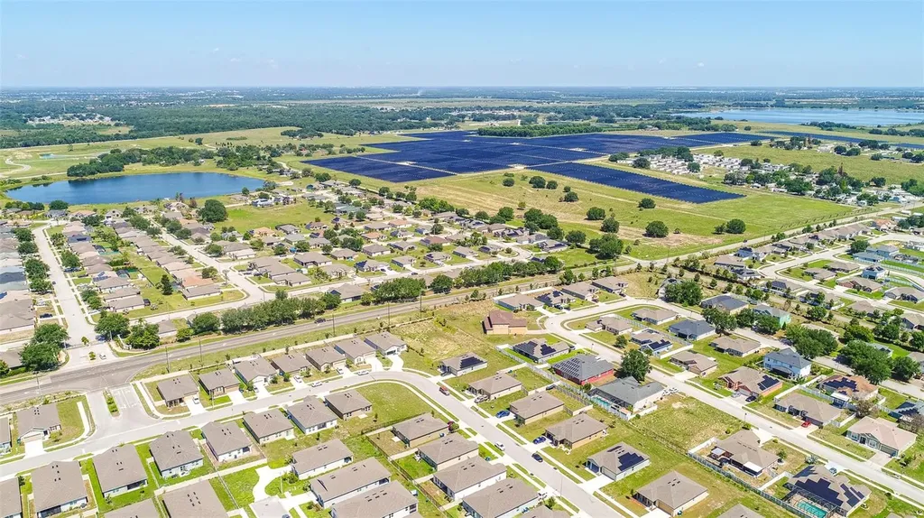 436 Hennepin Loop Lake Wales FL 33898