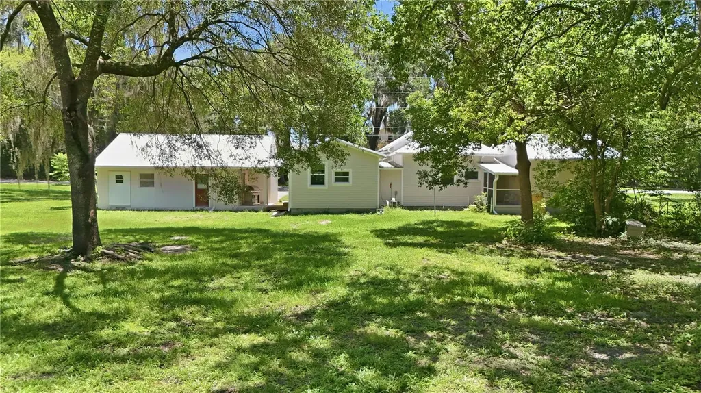 128 N Lakeview Drive Lake Helen FL 32744