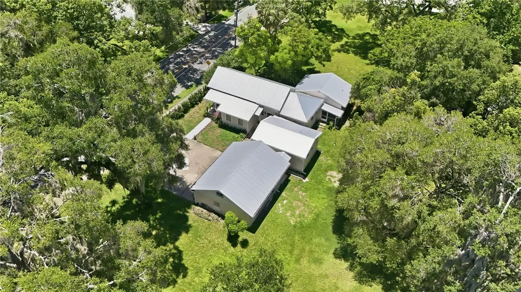 128 N Lakeview Drive Lake Helen FL 32744
