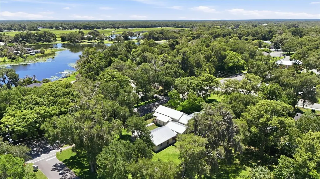 128 N Lakeview Drive Lake Helen FL 32744