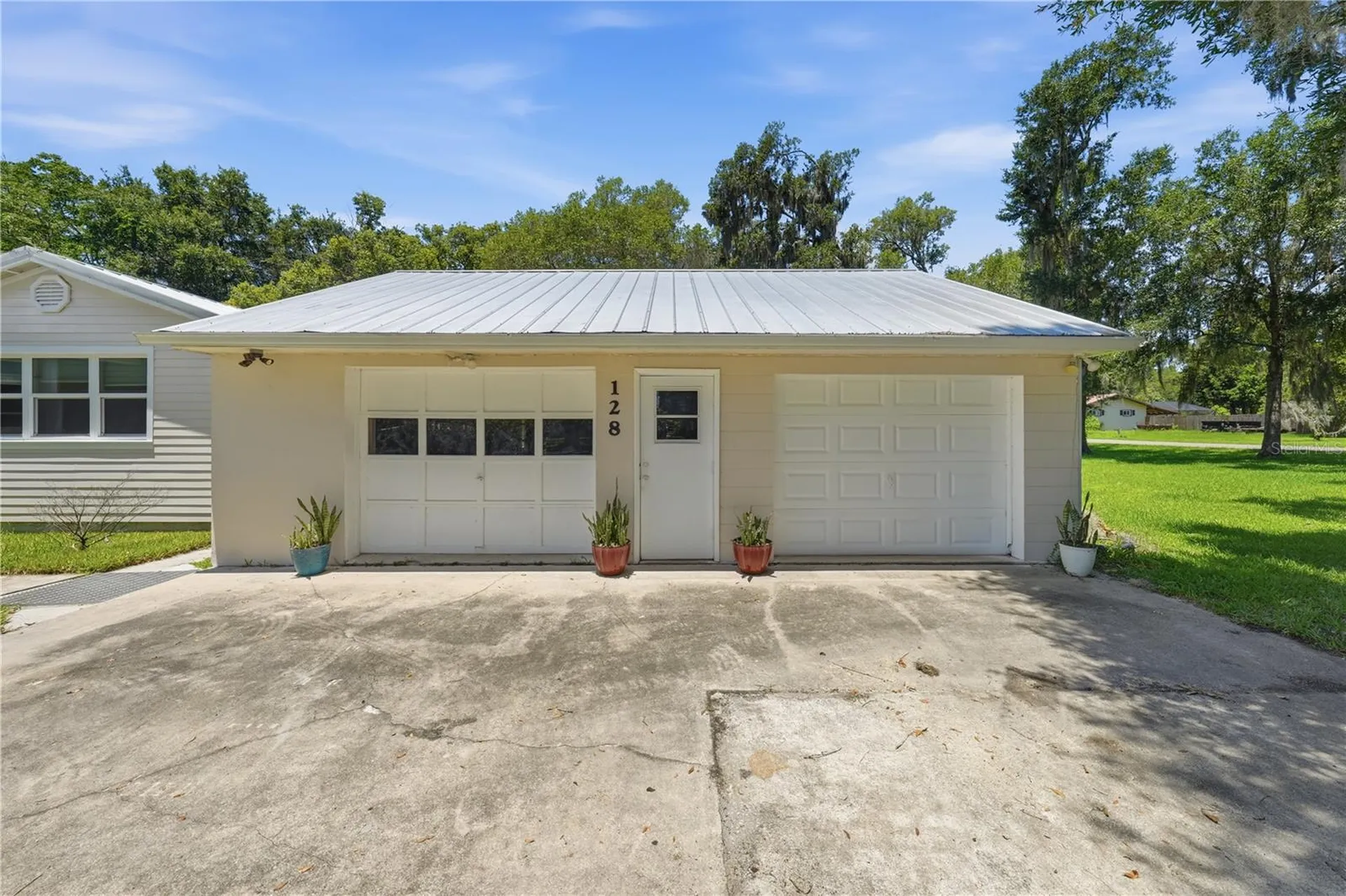 128 N Lakeview Drive Lake Helen FL 32744