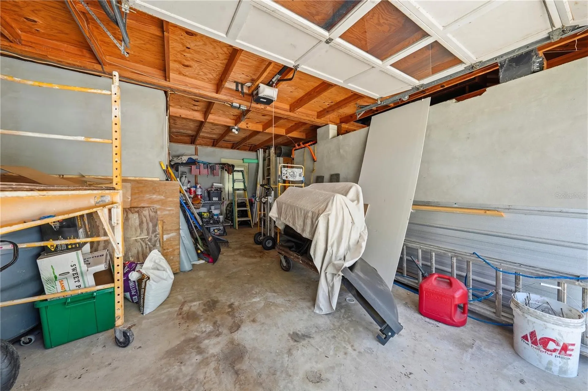 128 N Lakeview Drive Lake Helen FL 32744