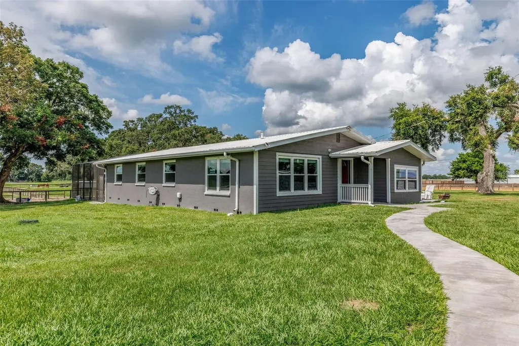 1231 NW 102nd Boulevard Wildwood FL 34785