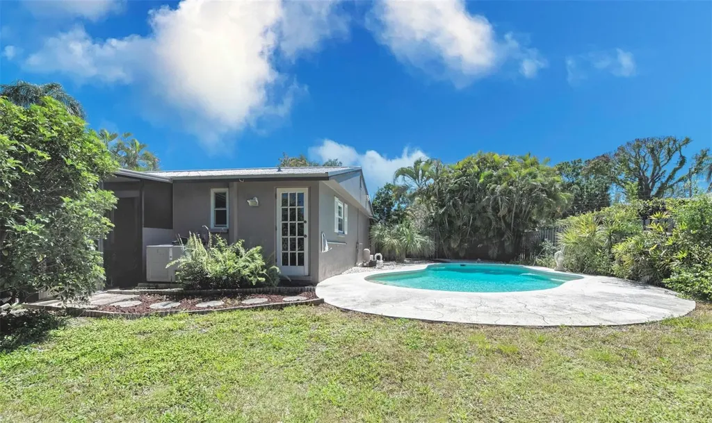 3217 Restful Lane Sarasota FL 34231